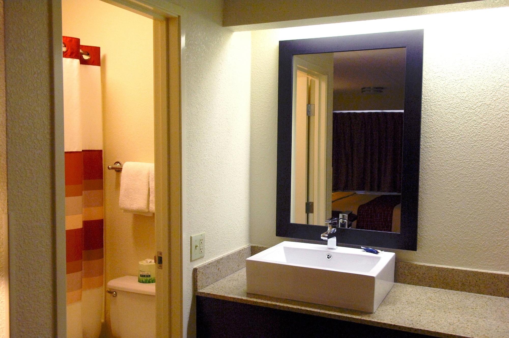 Red Roof Inn Plus+ Philadelphia Airport Essington Bagian luar foto